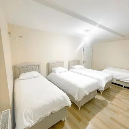 شقه كبيره وحديثه قرب المواصلات Apartment *